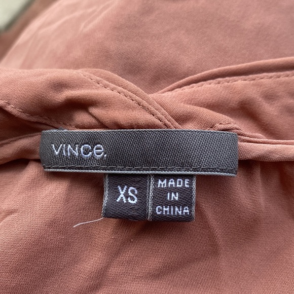 Vince 100% silk thin stunning blouse from Neiman’s Gorgeous! - Picture 8 of 8